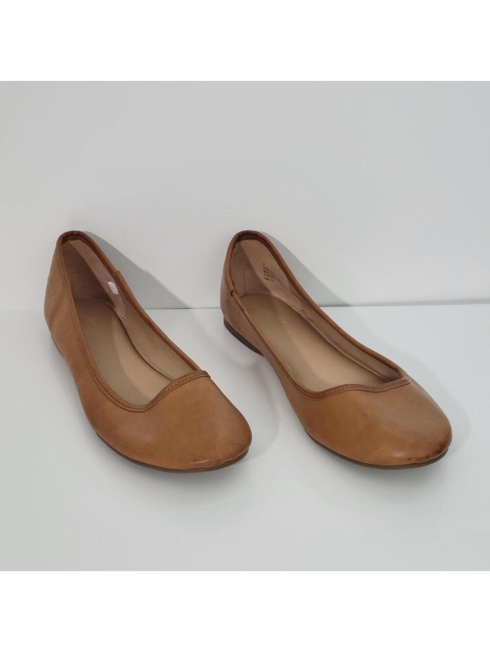 Universal Threads Tan Faux Leather Ballet Flats Size 11